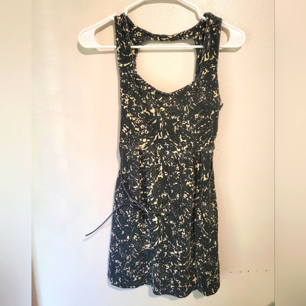 Dark green small dress with belt